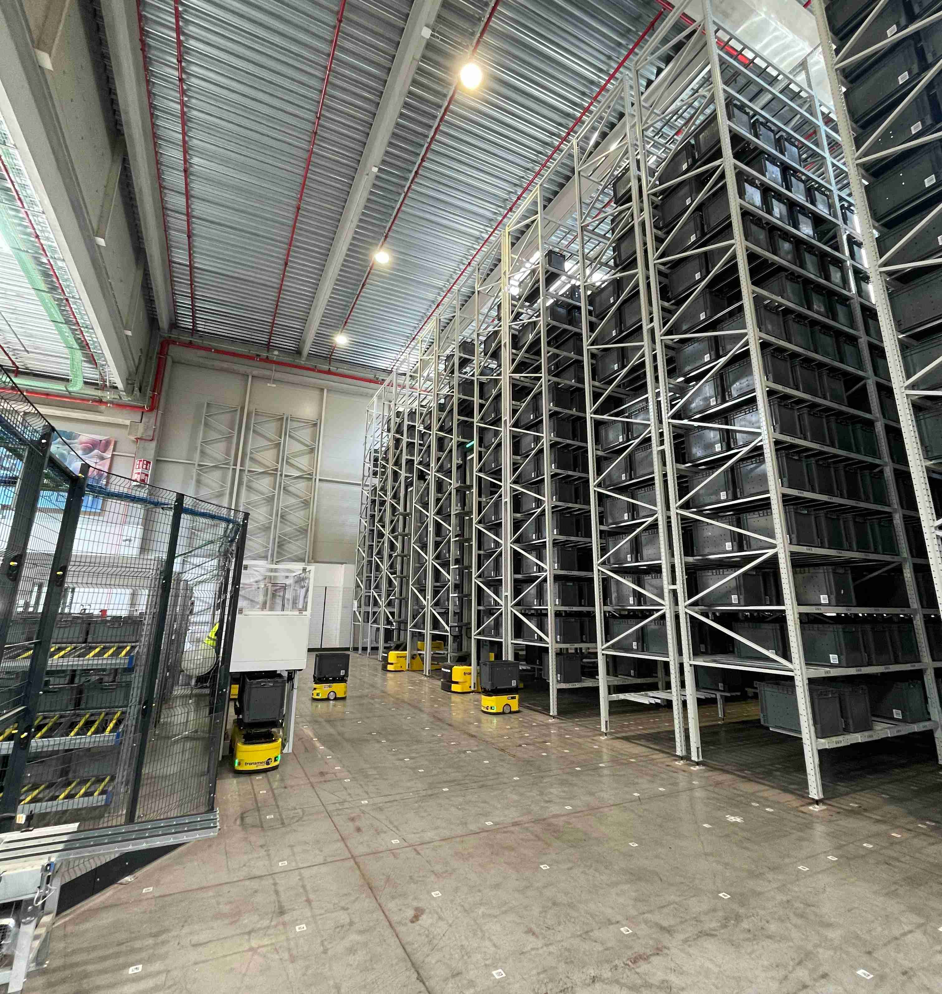 HaiPick robot in Transmec warehouse