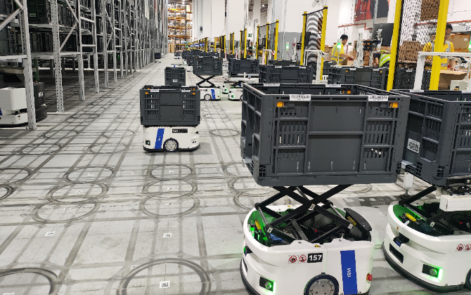 Hai Robotics and Maersk Redefine Fashion Fulfilment with High-Density Robotics at 10-Metre Scale in Singapore