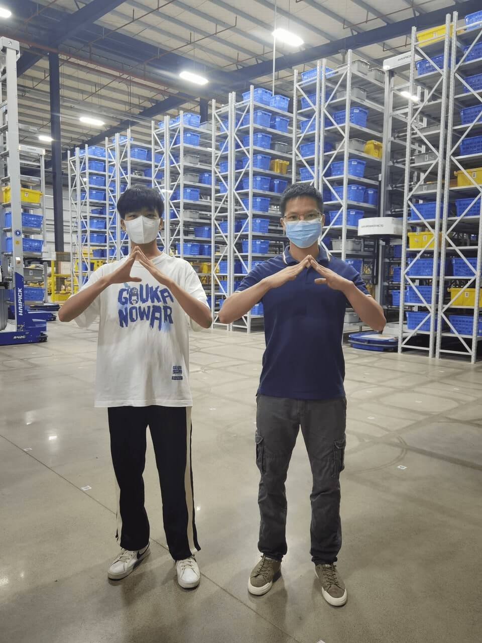 华南工程师在机器人项目现场