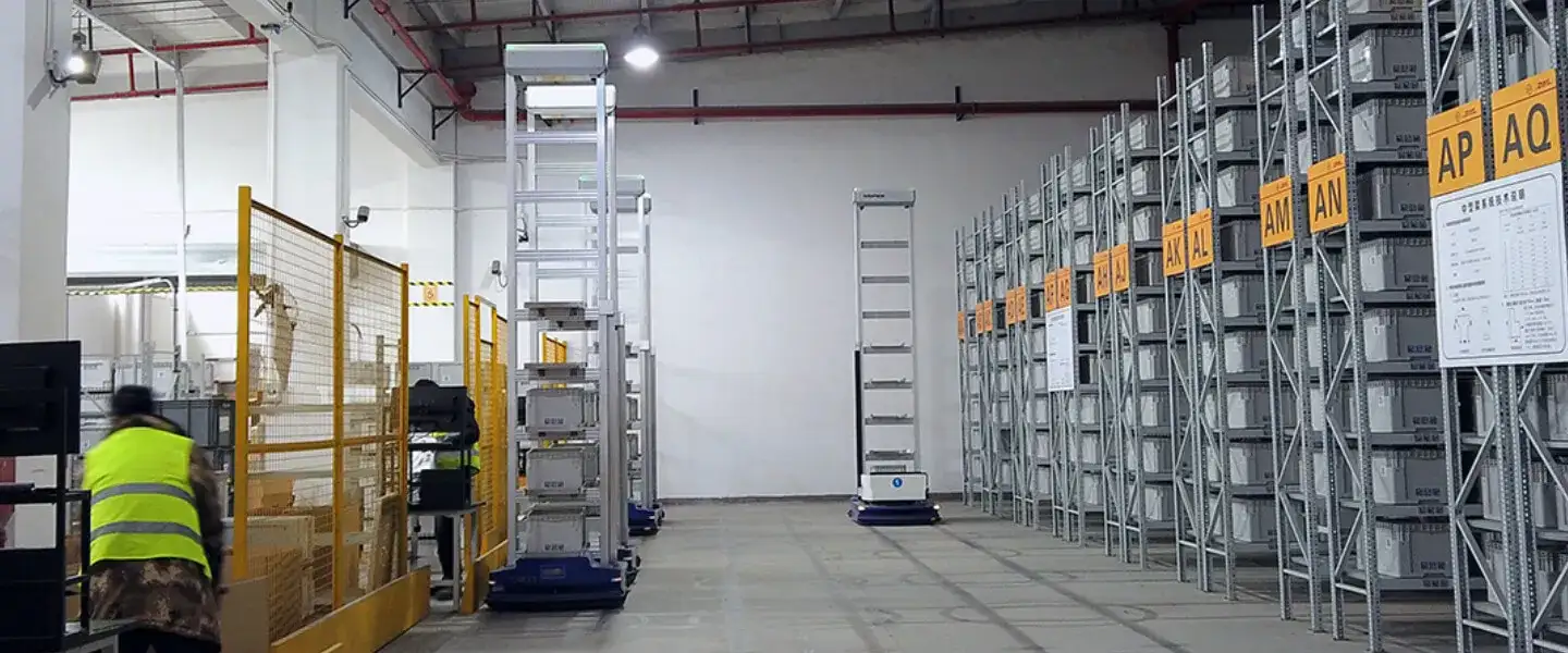 SF DHL上海衣料品倉庫ビデオ