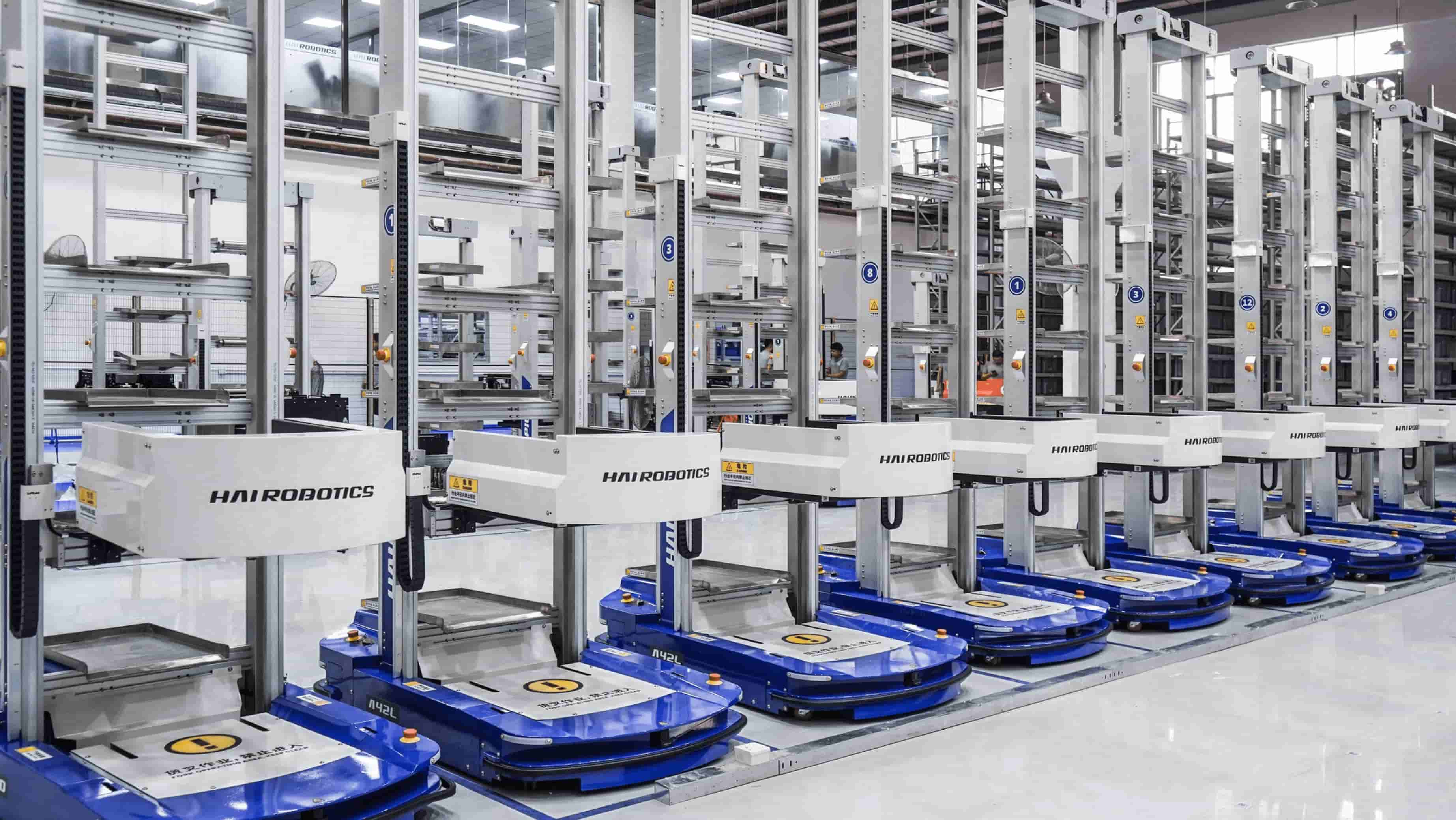How Automated Case-handling Mobile Robot (ACR) Enable Smart Warehousing