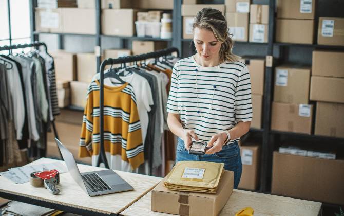 Reverse Logistics in Circular Fashion: Sustainable Warehousing Solutions for Apparel Returns